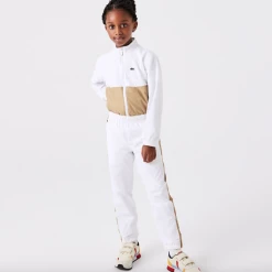 Lacoste Kids' Contrast Band Taffeta Trackpants 17 Lacoste Kids' Contrast Band Taffeta Trackpants -Yonex Shop Captured ecran le2022 10 25a10.55.52
