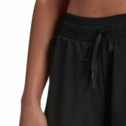 Adidas Women Club Short -Yonex Shop HF1769 APP on model detail 1 white